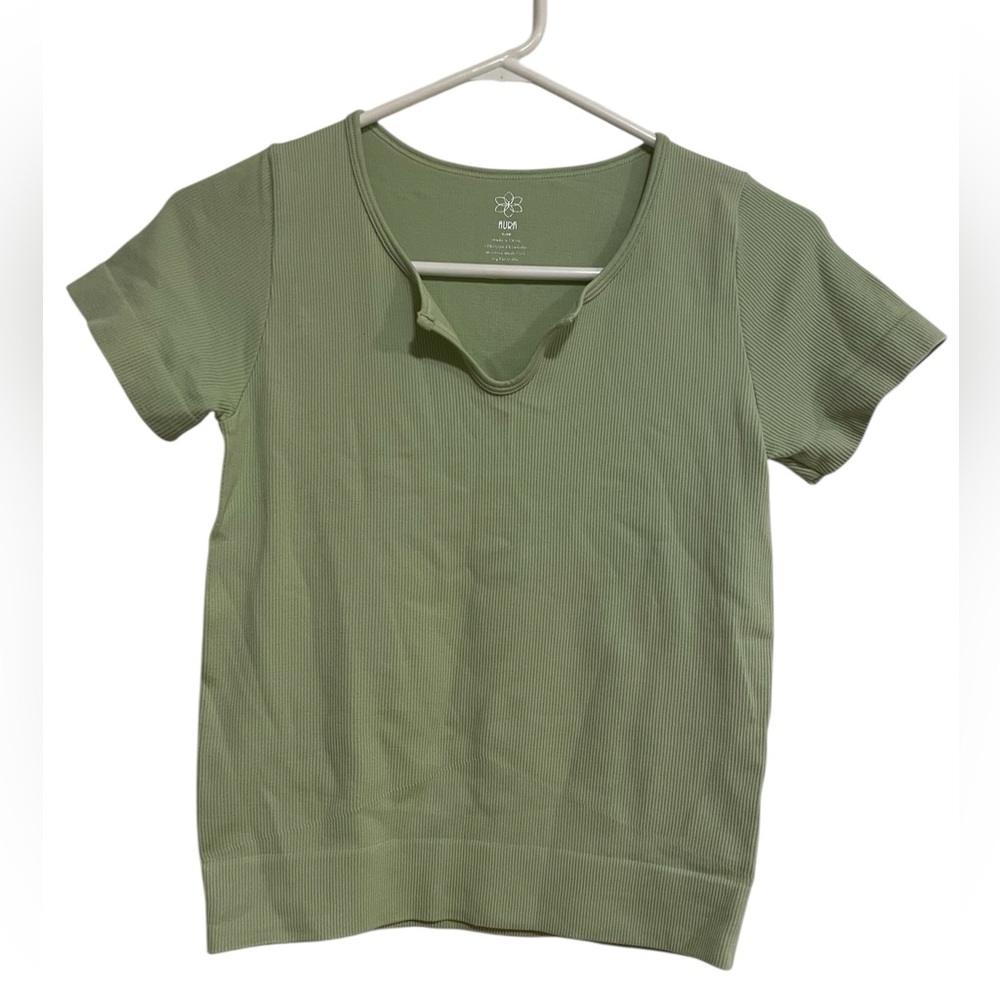 ⭐️ 2/$15 SALE ⭐️ Aura Ribbed Cropped Shirt